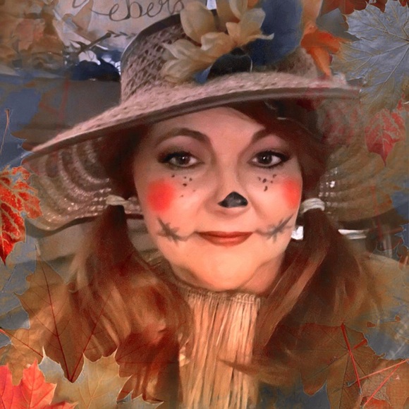 Meet your Posher, Stephanie - Picture 2 of 3